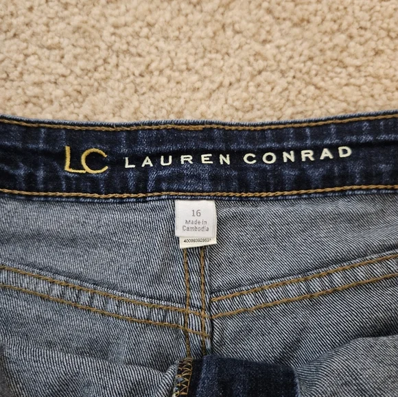 Lauren Conrad Women's Size 16 Sixteen Denim Shorts Distressed - Picture 8 of 12